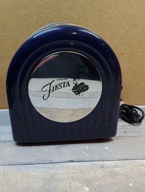 Genuine Fiesta 2-Slice Cobalt Blue Toaster Retro Look Chrome Trim TS-2012
